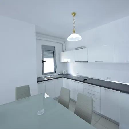 Apartament Miramare 3*