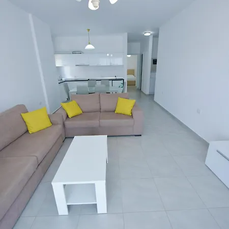 Apartament Miramare 3*